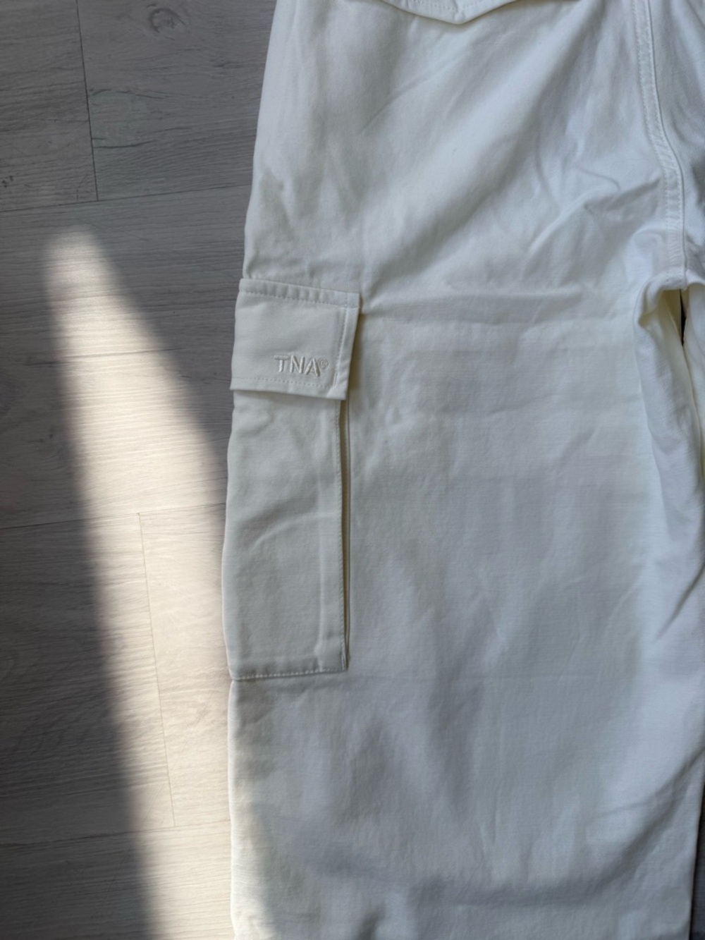 Aritzia TNA Supply Cargo Pant - Picture 10 of 16